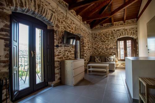 Hostal Thalia Traditional Guest House