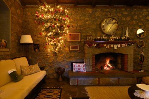Hostal Guesthouse Karahalios