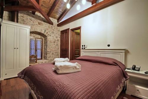 Hostal Petrinos Pyrgos