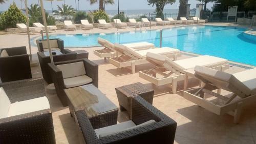 Golden Beach Hotel
