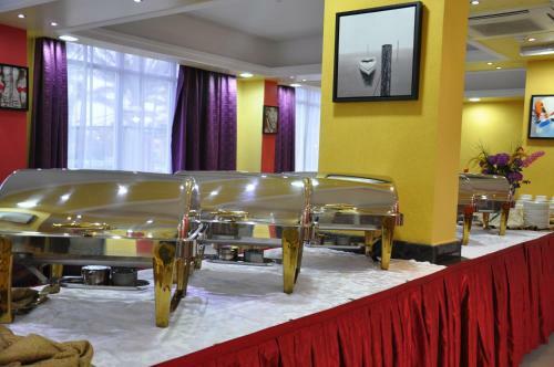 Royal Gardens Hotel