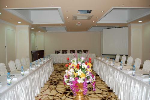 Royal Gardens Hotel