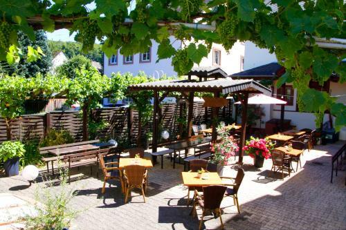 Hostal G�stehaus Weingut - Fr�hliches Weinfass