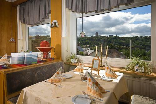 Tiptop Hotel Burgblick