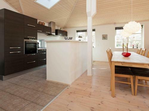 Four-bedroom Holiday Home In L�s�