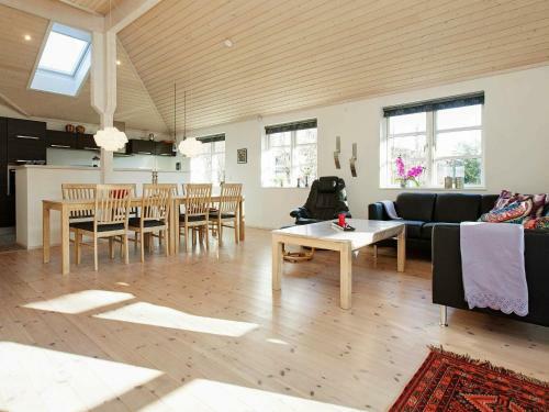 Four-bedroom Holiday Home In L�s�