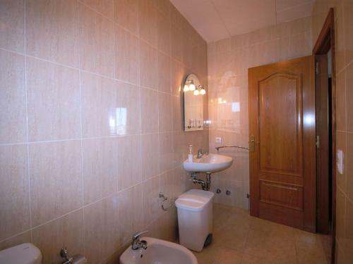 Beautiful Cottage In Vila-sacra With Terrace