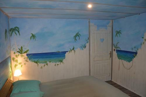 Bed & Breakfast Bubble Dreams