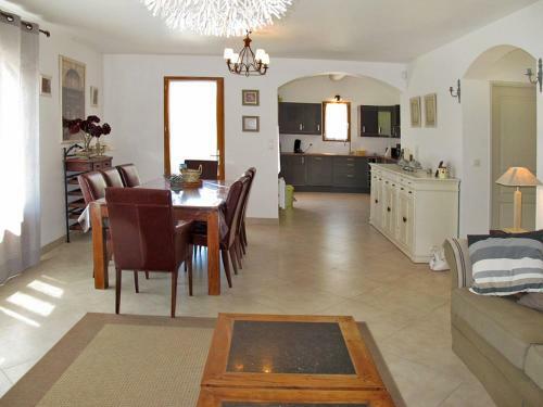 Holiday Home R�sidence Du Vallat (saq105)