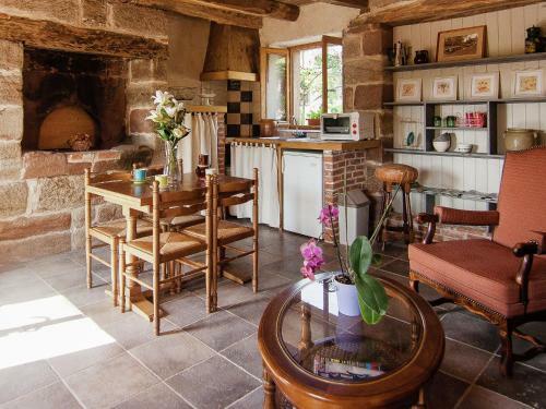 Spacious Cottage In Saint-bonnet-la-riviere With Barbecue
