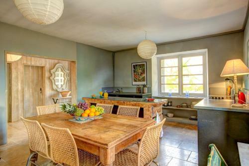 Larroque-sur-l'osse Villa Sleeps 14 Pool Wifi