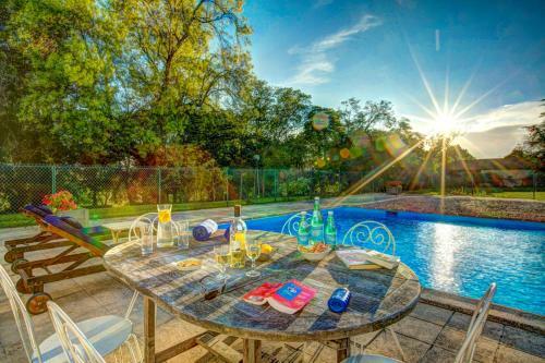 Larroque-sur-l'osse Villa Sleeps 14 Pool Wifi