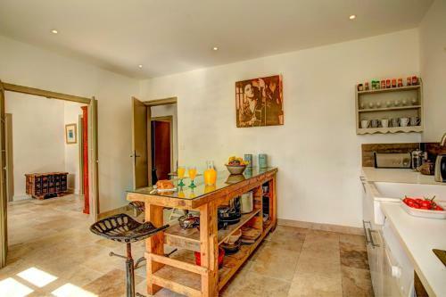 Larroque-sur-l'osse Villa Sleeps 14 Pool Wifi