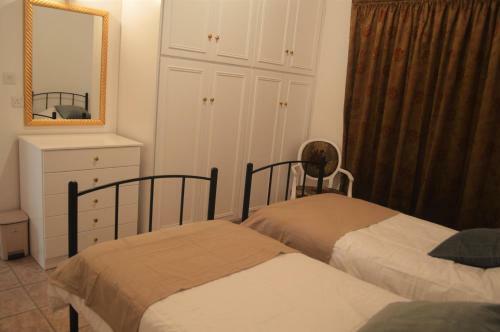 Hostal George Houses