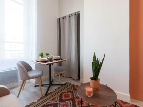 Mac� Studio Apartment