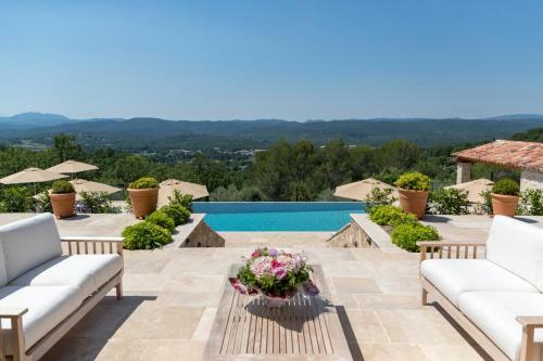 Montauroux Villa Sleeps 14 Pool Air Con Wifi
