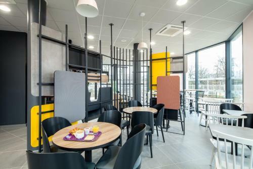 Hotel B&B H�tel Nanterre Rueil-malmaison
