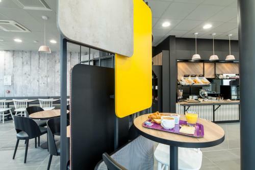 Hotel B&B H�tel Nanterre Rueil-malmaison