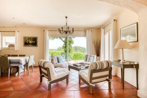 Olhette Villa Sleeps 8 Pool Wifi