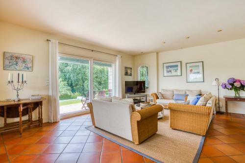 Olhette Villa Sleeps 8 Pool Wifi