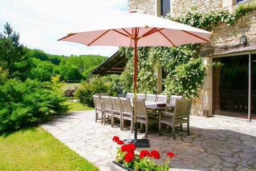 Saint-denis-catus Villa Sleeps 12 Pool Wifi