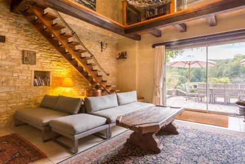 Saint-denis-catus Villa Sleeps 12 Pool Wifi