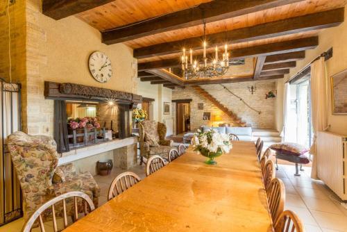 Saint-denis-catus Villa Sleeps 12 Pool Wifi