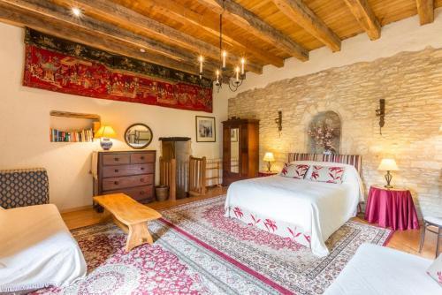 Saint-denis-catus Villa Sleeps 12 Pool Wifi