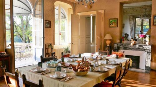 Bed & Breakfast Chambres D'h�tes Au Ch�teau de Preuil
