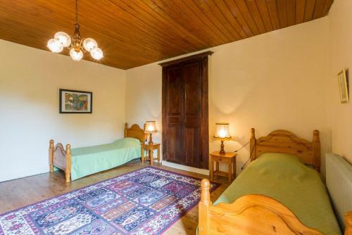 Valeuil Villa Sleeps 10 Pool