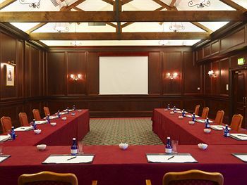 Apartamentos Adare Manor