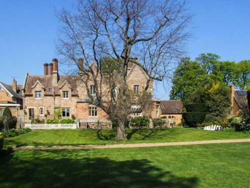 The Lodge, Evesham