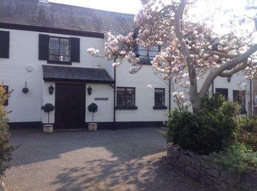 Hostal The Coach House
