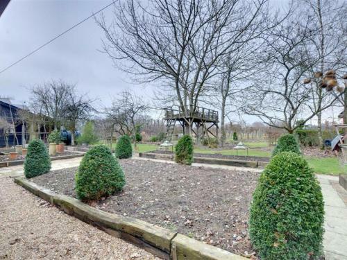 Beautiful Holiday Home In Pluckley Kent With Bbq