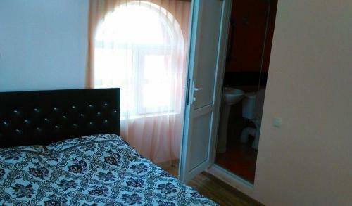 Hostal Tsiras Guest House