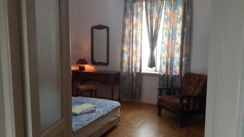 Hostal By The Wood