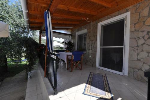 Kiriakos Holiday Home