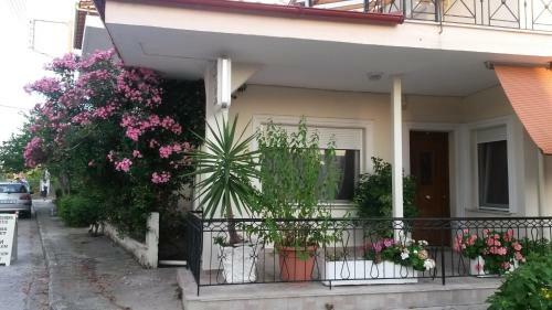 Tzamtzis Apartments