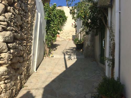 Hotel Tholos Rooms
