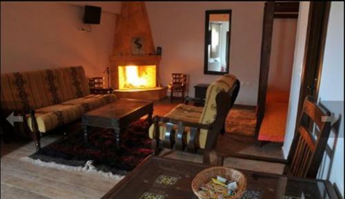 Hostal Flygonion Guesthouse