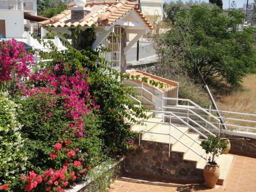 Aparthotel Perdika Suites