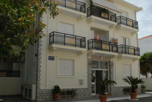 85 M� Apartments New Panorama (under New Management)