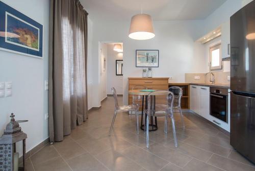 Paros Villa Sleeps 6 Air Con Wifi T478602