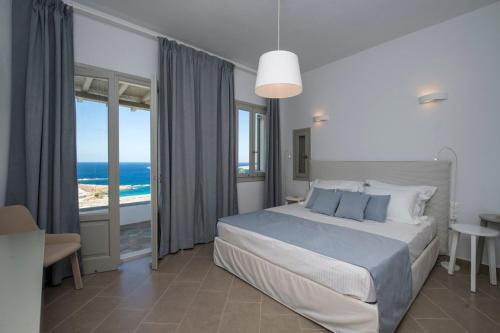 Paros Villa Sleeps 6 Air Con Wifi T478602