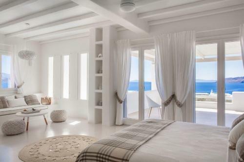 Paros Villa Sleeps 11 Pool Air Con T714099