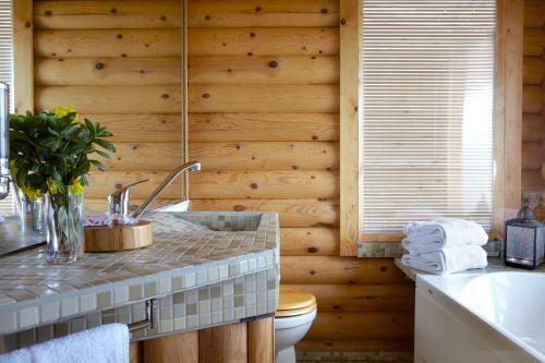 Hyades Mountain Resort