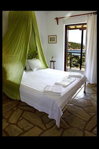 Hostal Mando Beachfront