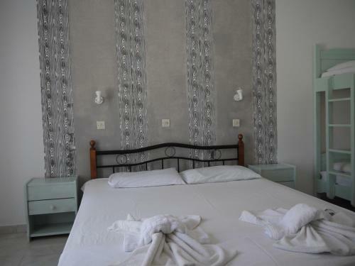 Hostal Crystal Apartments