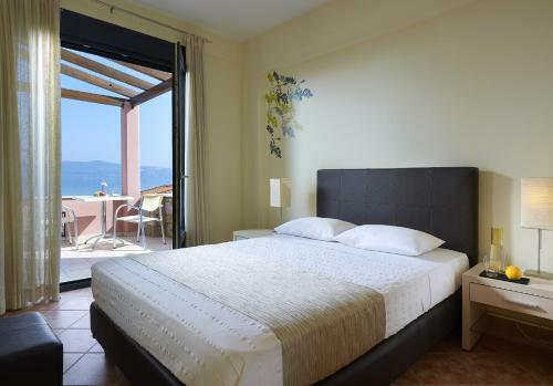 Aeolis Apartments & Studios