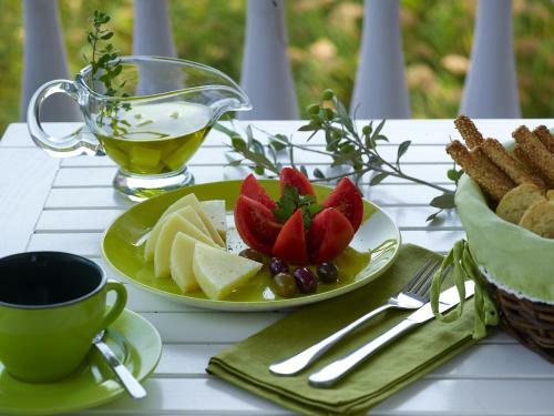 Aeolis Apartments & Studios